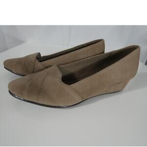 Easy Spirit E360 Women's Dress Slip On Shoe Size 7 Taupe Suede
